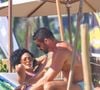 Cauã Reymond e Bella Campos parecem ter recuperado a sintonia na rotina de trabalho. As fotos indicam que a gravação correu bem