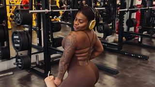 Nem lasanha, nem pizza: Jojo Todynho vai à academia para 'expulsar' comida popular e mostra cinturinha com 86 kg a menos. 'O dia que eu meter...'