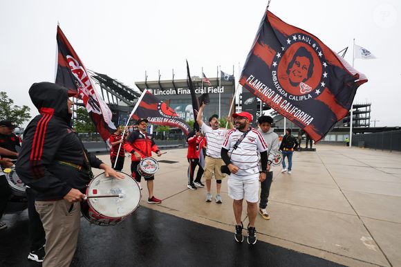 Torcida do Flamengo lota o Lincoln Financial Field e transforma a estreia no Mundial em clima de final