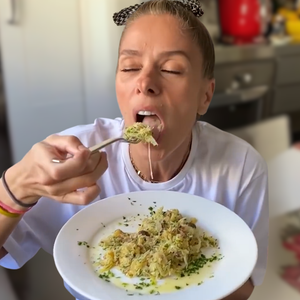 Aposente o branco óbvio: o Nike cor de bacalhau é a escolha chique com muito mais conforto para o feriado da Sexta-feira Santa