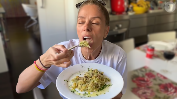 Aposente o branco óbvio: o Nike cor de bacalhau é a escolha chique com muito mais conforto para o feriado da Sexta-feira Santa