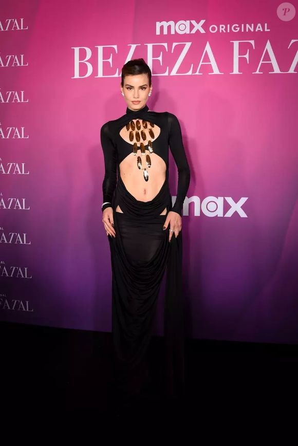 Camila Queiroz atualmente está fazendo parte do elenco de 'Beleza Fatal'