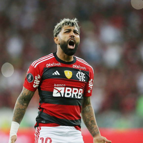 Gabigol chegou a 13 títulos pelo Flamengo, alcançando marca de Zico e Junior