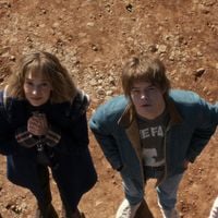 Amor além de Hawkins: o casal de 'Stranger Things' que levou o romance da série para a vida real; eles estão juntos há anos e você nem desconfiava!