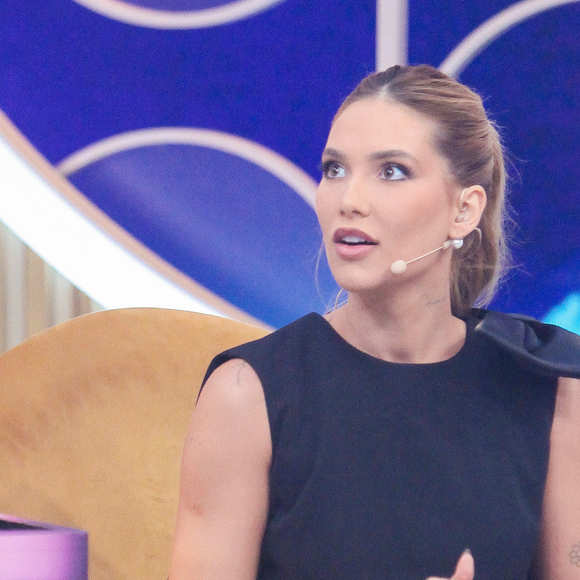 ‘Nem olhava pras pessoas’: Virgínia Fonseca é detonada por fã que enfrentou 18h de viagem para vê-la em gravação no SBT