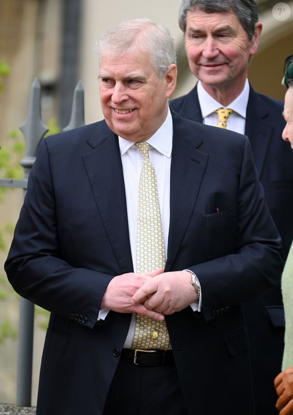 Conforme relatou o veículo 'Fox News', tudo indica que o Príncipe William quer que seu tio, Príncipe Andrew, fique fora da Família Real.