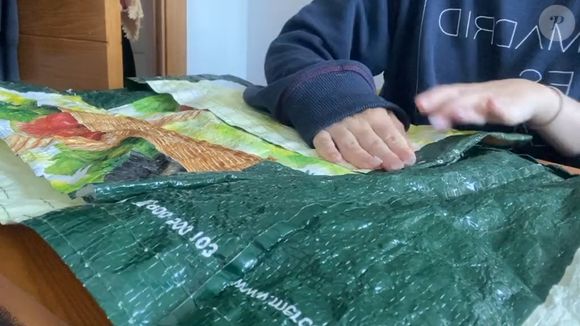 Pense nos itens que você precisa guardar no porta-malas : uma lanterna, ferramentas básicas, um kit de emergência, produtos de limpeza e até mesmo as próprias sacolas reutilizáveis. Com base nisso, decida o tamanho e o número de compartimentos que você criará.