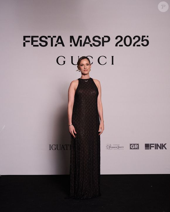 Emilie Lesclaux, produtora cinematográfica e cientista política francesa, é casada com Kleber Mendonça Filho