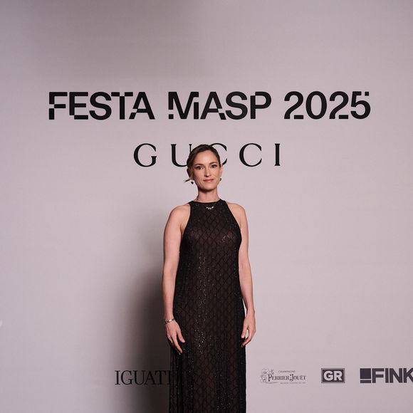 Emilie Lesclaux, produtora cinematográfica e cientista política francesa, é casada com Kleber Mendonça Filho