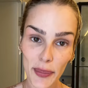 Yasmin Brunet falou com os seguidores sobre o 'método das seis camadas'.