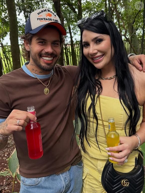 Além de fotos com Ana Castela em seu Instagram, Ana Luiza também tem cliques ao lado de Zé Felipe