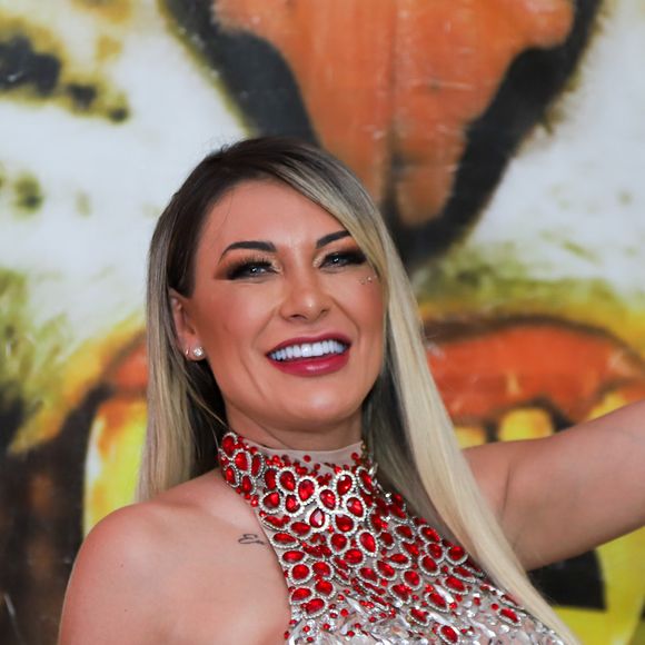 Andressa Urach vai fazer treinos de resistência para a maratona do Carnaval 2026