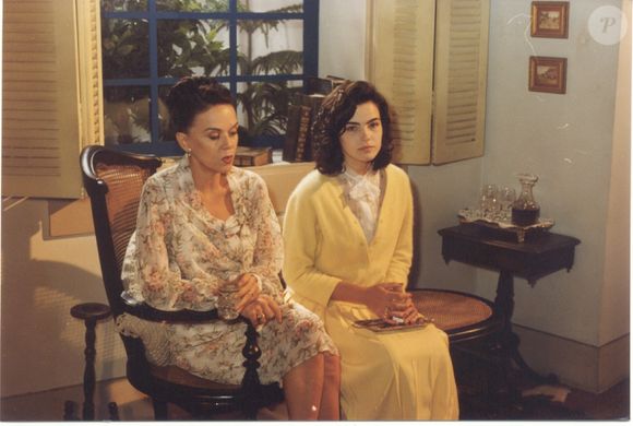 Depois da novela 'Os ossos do barão' (1997), Ana Paula Arósio deixou o SBT.