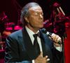 Julio Iglesias acusado de assédio sexual: com a repercussão, internautas resgataram uma participação no programa da apresentadora argentina Susana Giménez, em 2004