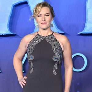Kate Winslet lidou com o body shaming, expressão dada aos comentários pejorativos sobre o corpo de alguém, ao longo de toda sua vida