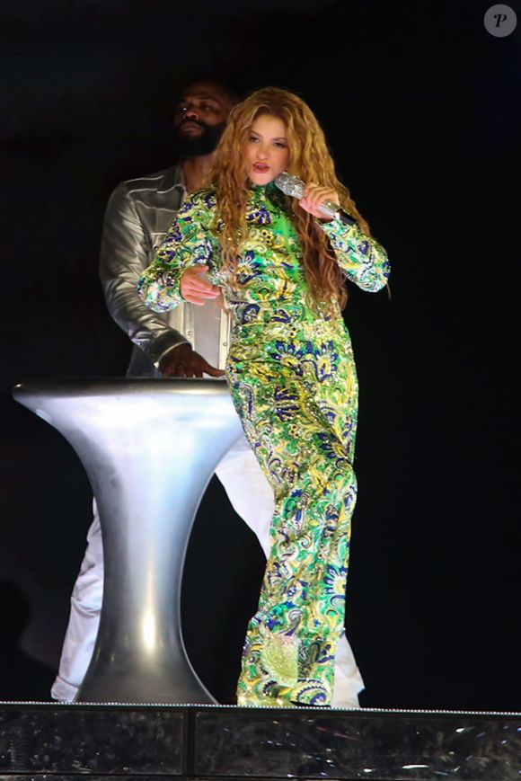 Shakira se apresentou na Praia de Copacabana na noite deste sábado, dia 02 de maio de 2026