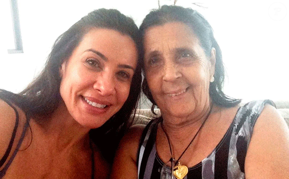 Eunice Ladeira, mãe de Scheila Carvalho, perdeu o carrinho que usava para vender churros na cidade de Matias Barbosa, uma das principais afetadas pelas enchentes