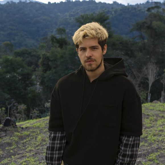 Raul (Paulo Mendes) interpretando seu papel em 'Três Graças'