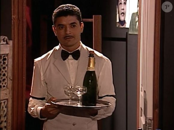 Curiosidade! David Brazil deu vida a um barman na minissérie 'Aquarela do Brasil' (2000)