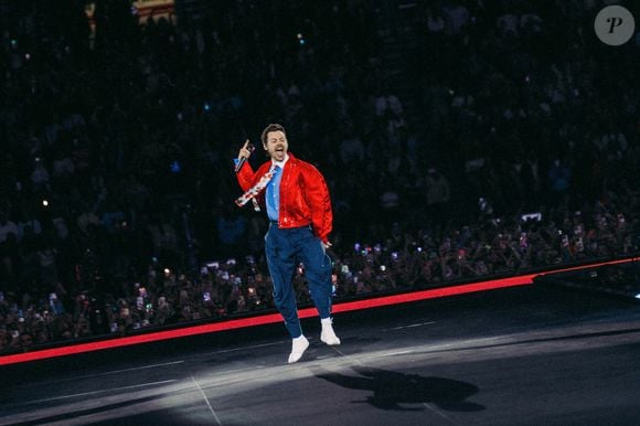 Enquanto encanta o público com shows em São Paulo, Harry Styles também desperta curiosidade sobre os perfumes que fazem parte de sua rotina