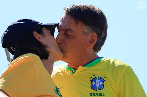 Ex-primeira dama, Michelle Bolsonaro não pretende concorrer à presidência como o marido