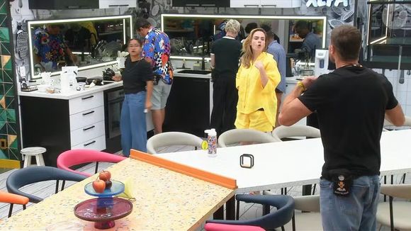 Ana Paula Renault e Cowboy tiveram briga no 'BBB 26' e o Veterano citou o pai da mineira, fazendo a ex-'BBB 16' 'explodir'