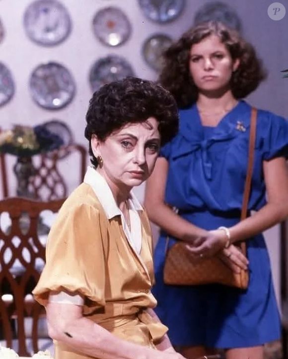 Débora Bloch pediu a benção de Beatriz Segall, a inesquecível Odete Roitman da versão original