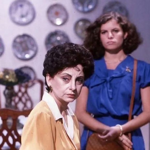 Débora Bloch pediu a benção de Beatriz Segall, a inesquecível Odete Roitman da versão original