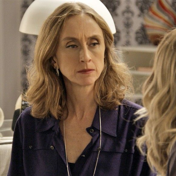 Betty Gofman é veterana na TV Globo com papeis inesquecíveis; a atriz é Medeia em Êta Mundo Melhor