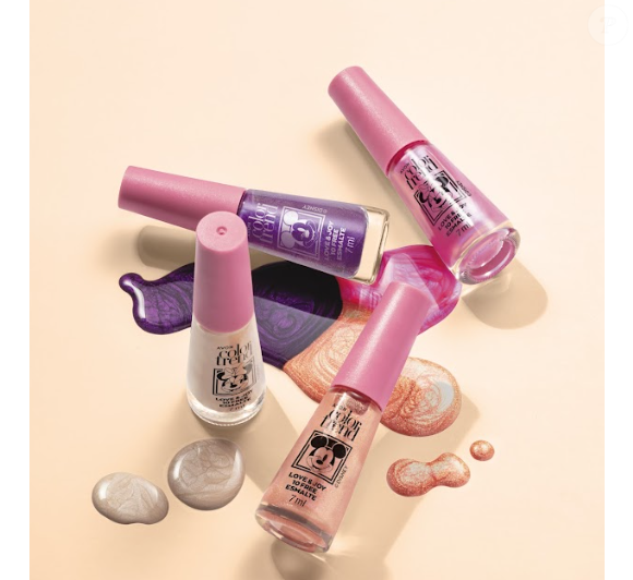 Com nova fórmula 10 Free (livre de 10 ingredientes alergênicos), os esmaltes têm cobertura impecável, secagem rápida e fácil aplicação.