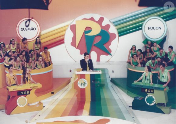 Celso Portiolli se tornou apresentador de programas de auditório no SBT em 1996 ao substituir Angélica no 'Passa ou Repassa'