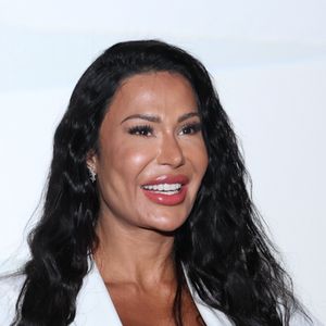 Gracyanne Barbosa também já detalhou sofrer com sintomas do intestino preso.