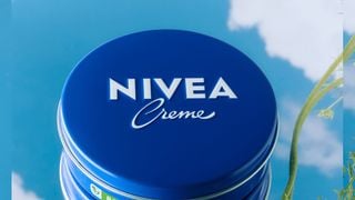 É assim que você pode potencializar seu creme Nivea para eliminar as rugas do rosto e exibir uma pele mais jovem