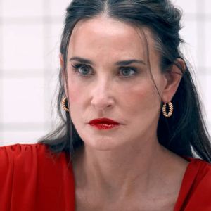 Demi Moore, estrela de 'A Substância', é um dos principais filmes com tendência a conquistar o Oscar 2025.