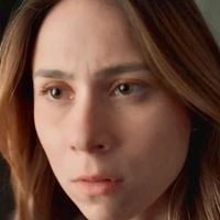 A maldade de Lucélia em 'Três Graças' prova que Kasper não precisa de mais inimigos; vilã destrói reputação do tio com um único gesto