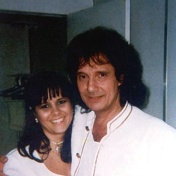 Roberto Carlos fez uma homenagem a Maria Rita, com quem ficou casado até 1999, ano da morte dela, no 'Acústico MTV'