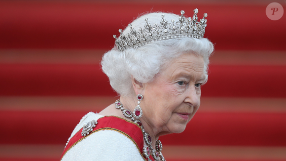 Rainha Elizabeth II também trocou as bebidas alcoólicas que consumia diariamente, como gin tônica e martini, por sucos de maçã e tomate