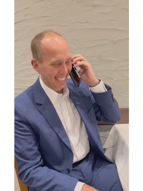 Rodrigo Manga, prefeito reeleito de Sorocaba (SP), em 2024, ficou conhecido nacionalmente por seus vídeos no TikToker