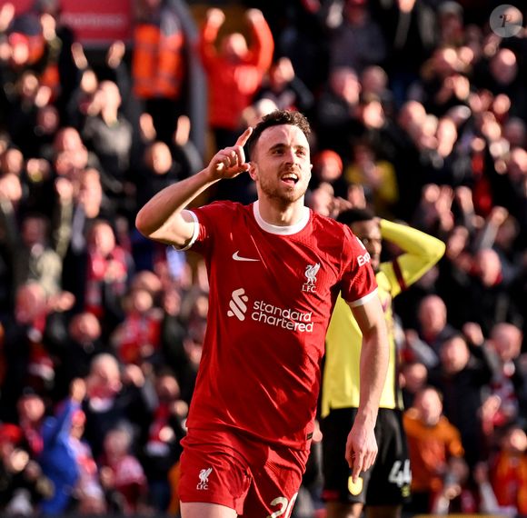 Diogo Jota e o irmão estavam com os corpos completamente carbonizados, o que dificultou o processo de reconhecimento