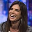 De pesadelo com stalker a medo de avião após acidente aéreo: 5 curiosidades inusitadas de Sandra Bullock, hoje aos 62 anos, que vão muito além da beleza e do talento
