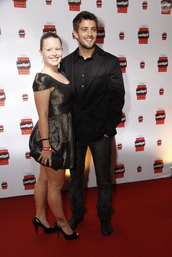 Na época, Rafael Cardoso já estava junto com Mari Bridi, hoje sua ex-esposa