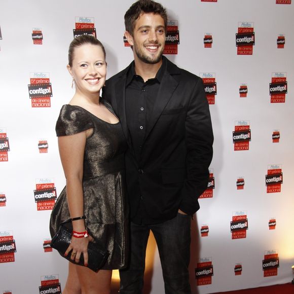 Na época, Rafael Cardoso já estava junto com Mari Bridi, hoje sua ex-esposa