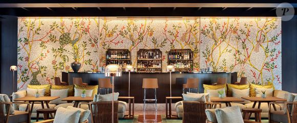 No topo do hotel, em seu 45º andar, está o The Bvlgari Bar, de onde os hóspedes podem experimentar os encantos de um jardim mediterrâneo cercado pelo horizonte de Tóquio