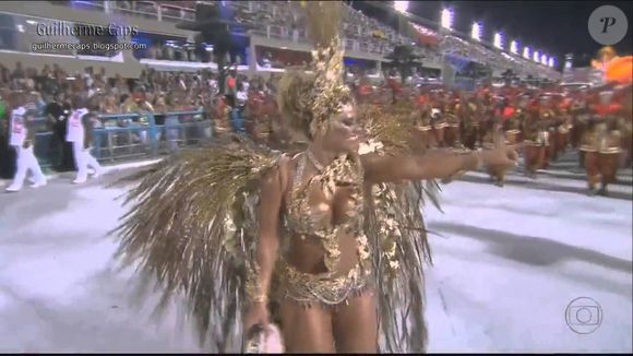 Viviane Araújo foi vestida de 'Tesouro de Lampião'. A fantasia tinha 60 mil cristais cravejados e 1.100 penas de faisão. O valor? R$ 250 mil!