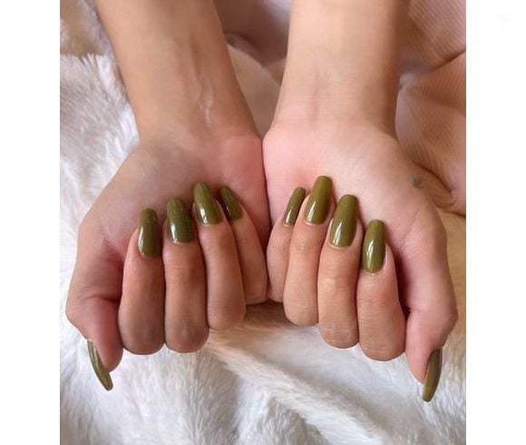 Existem tons de verde que combinam melhor com a primavera, e o verde matcha é um deles.