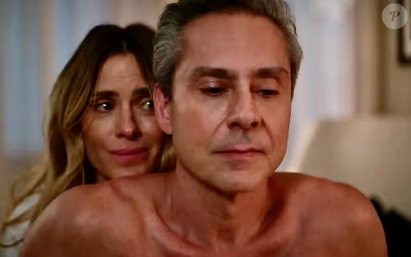 Marco Au´relio (Alexandre Nero) é alvejado durante lua de mel com Leila (Carolina Dieckmann) na novela Vale Tudo