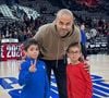 Aos 44 anos, ex-astro da NBA coloca filhos pré-adolescentes para viajar de classe econômica com as babás para 'castigá-los'