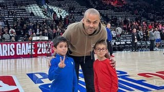 'Queria dar uma lição neles': aos 44 anos, ex-astro da NBA coloca filhos pré-adolescentes para viajar de classe econômica com as babás para 'castigá-los'