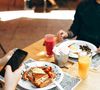 Pessoas da classe média que cresceram nos anos 1970 souberam valorizar momentos do cotidiano - nos anos 2010, fazer foto de comida se tornou mania