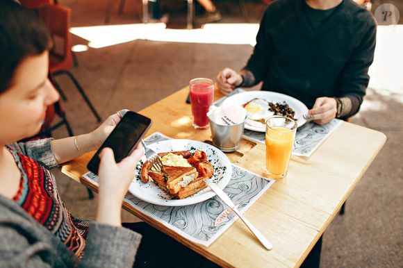 Pessoas da classe média que cresceram nos anos 1970 souberam valorizar momentos do cotidiano - nos anos 2010, fazer foto de comida se tornou mania